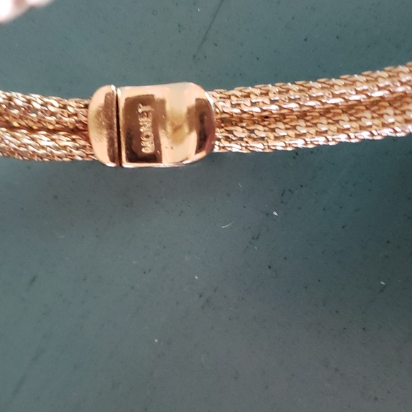 Vintage Beautiful Woven Gold Monet Magnetic clasp bracelet 8 in long - Picture 5 of 5